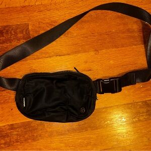lululemon athletica Black Belt Bag 1L
